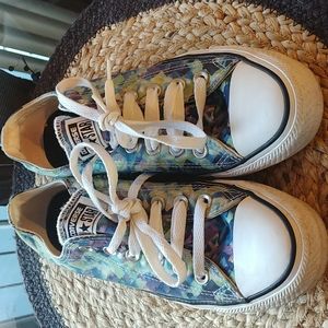 Converse size 7 USA sneakers